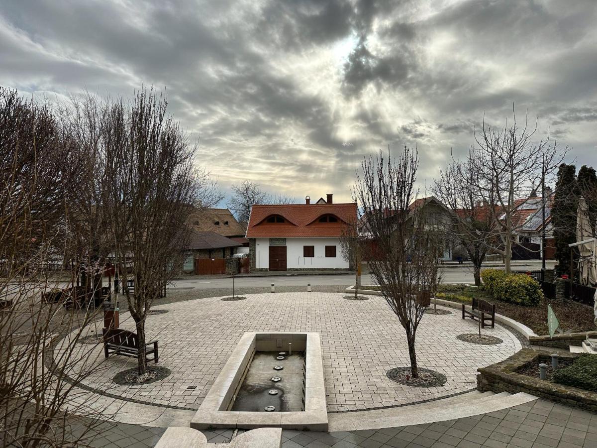 Piros Vendeghaz Villa Tihany Exteriör bild